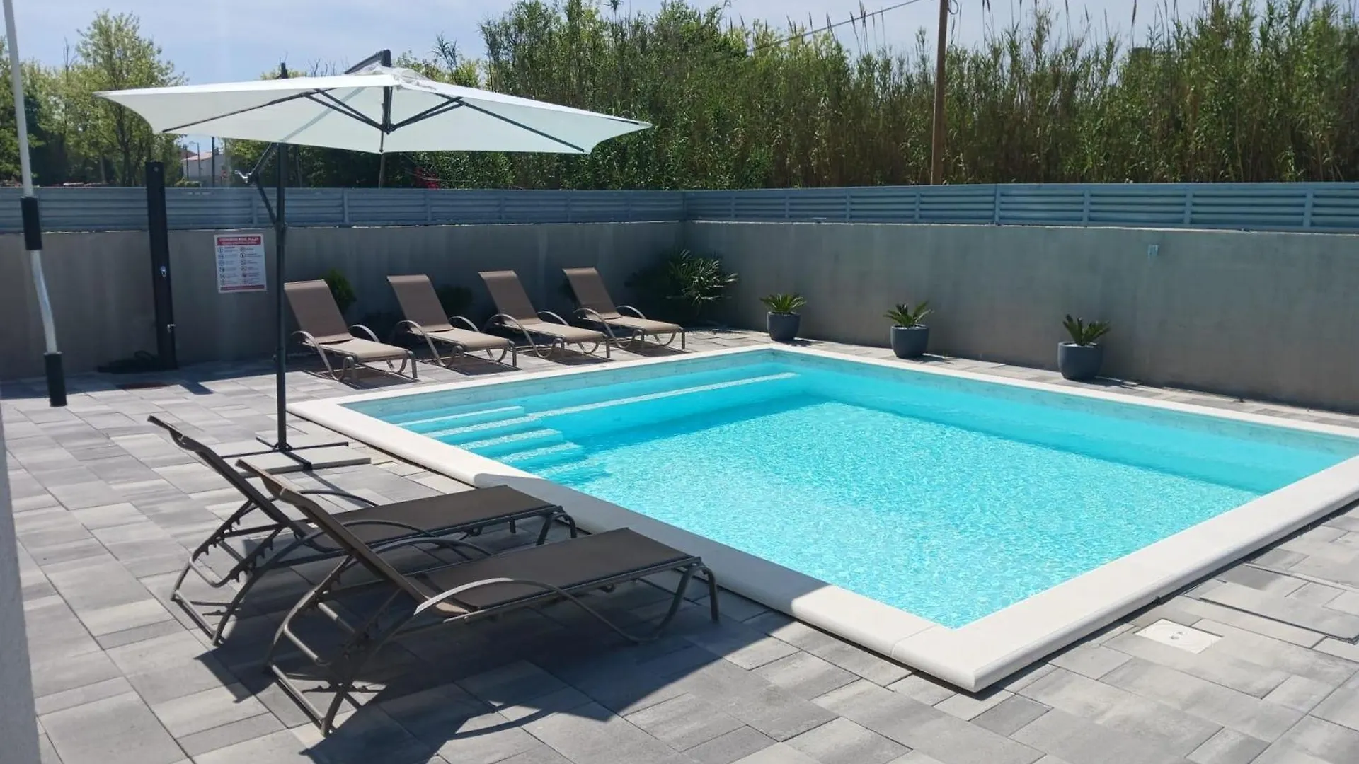 Seaside Family Friendly House With A Swimming Pool Privlaka, Zadar - 23159 빌라